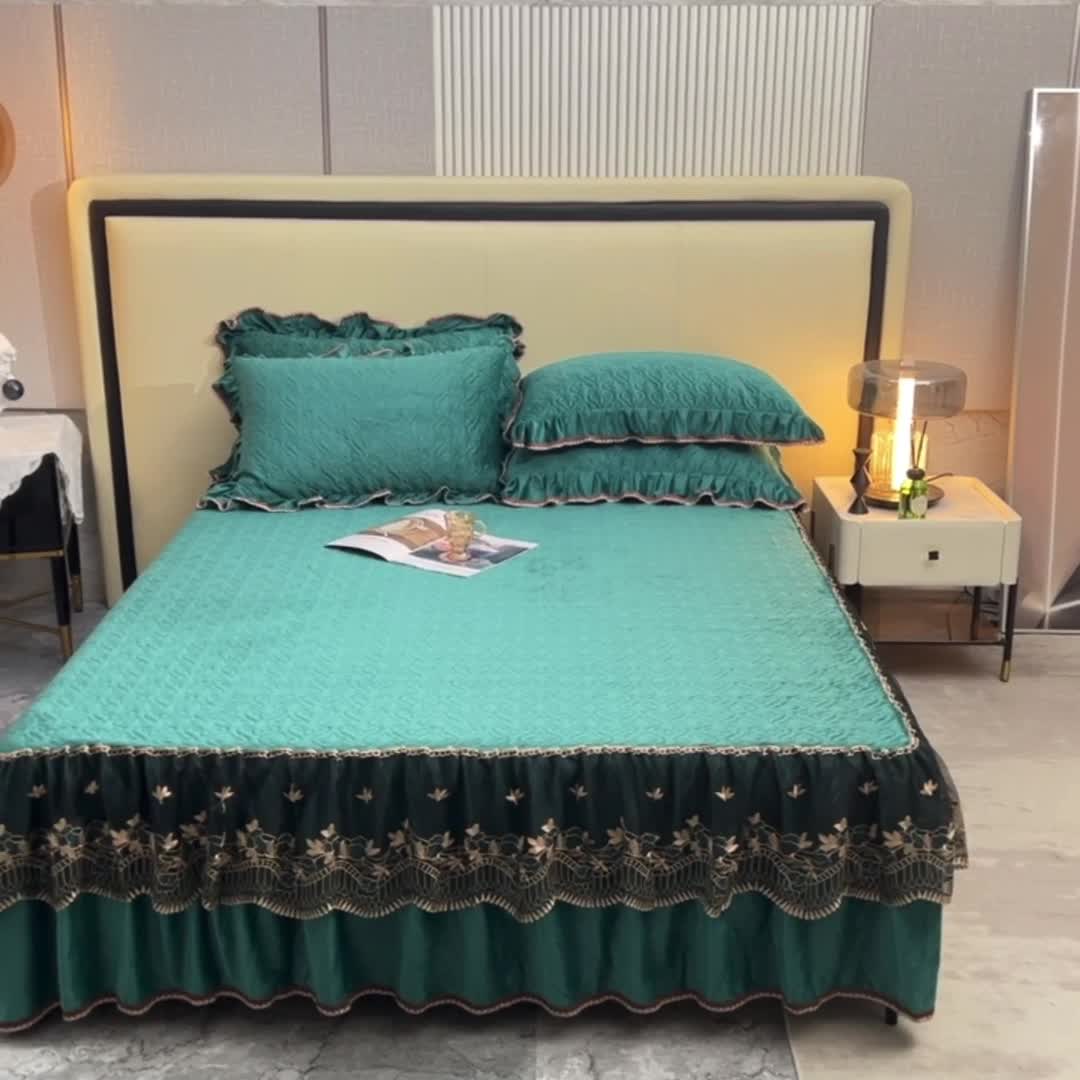 91家纺网 家纺一手货源 找家纺 美达水晶绒纯色夹棉床裙盛世皇朝系列床裙三件套 盛世皇朝-豆绿