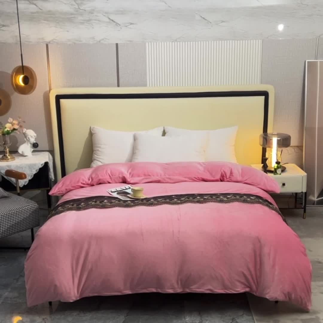 91家纺网 家纺一手货源 找家纺 美达水晶绒纯色夹棉床裙盛世皇朝系列床裙三件套 盛世皇朝-粉玉