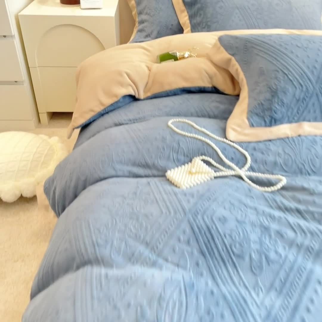 91家纺网 家纺一手货源 找家纺 丝幔新款全消光5D雕花牛奶绒四件套 欧式烂花-气质灰