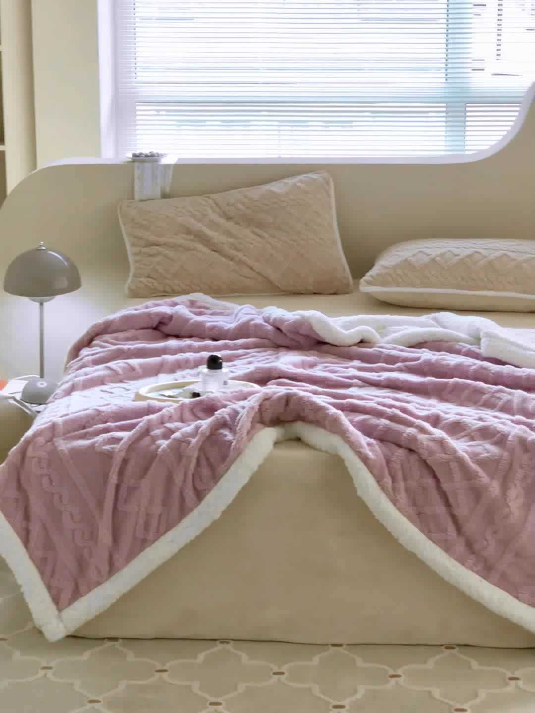 91家纺网 家纺一手货源 找家纺 昔可家纺 2022新款ins风纯色保暖塔塔绒多功能毛毯 波纹紫