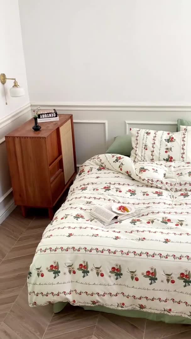 91家纺网 家纺一手货源 找家纺 昔可家纺 2022新款仙女风全棉爱丽丝系列印花四件套 樱桃花