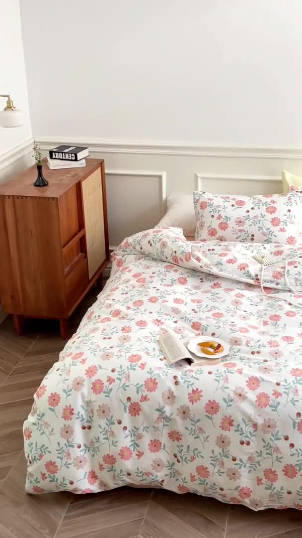 91家纺网 家纺一手货源 找家纺 昔可家纺 2022新款仙女风全棉爱丽丝系列印花四件套 秋日小雏菊