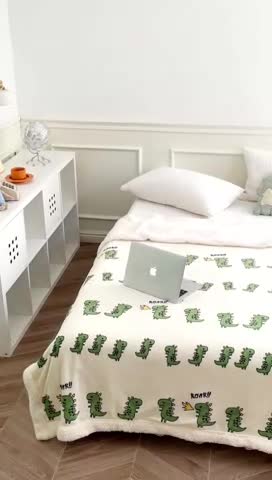 91家纺网 家纺一手货源 找家纺 时年 2022新款牛奶绒拼羊羔绒毯 小恐龙