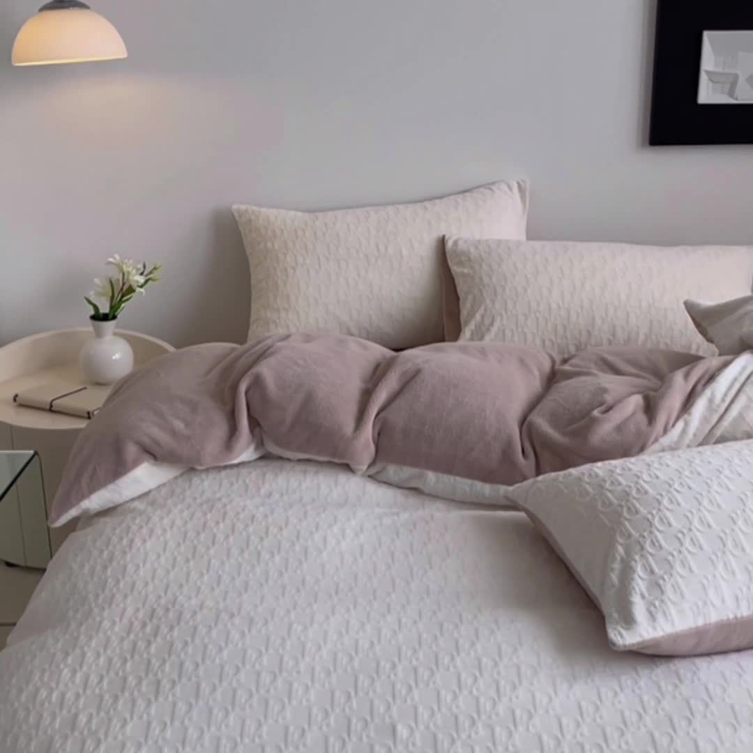 91家纺网 家纺一手货源 找家纺 潘朵拉 2023新款直播爆款撞色牛奶绒提花四件套 梦境-米咖