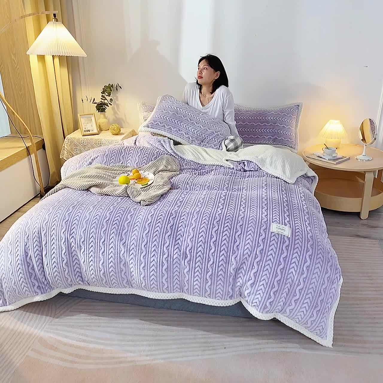 91家纺网 家纺一手货源 找家纺 新月家纺 2022新款雪花绒多功能被套 熏衣紫