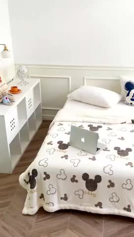 91家纺网 家纺一手货源 找家纺 时年 2022新款牛奶绒拼羊羔绒毯 米奇印章