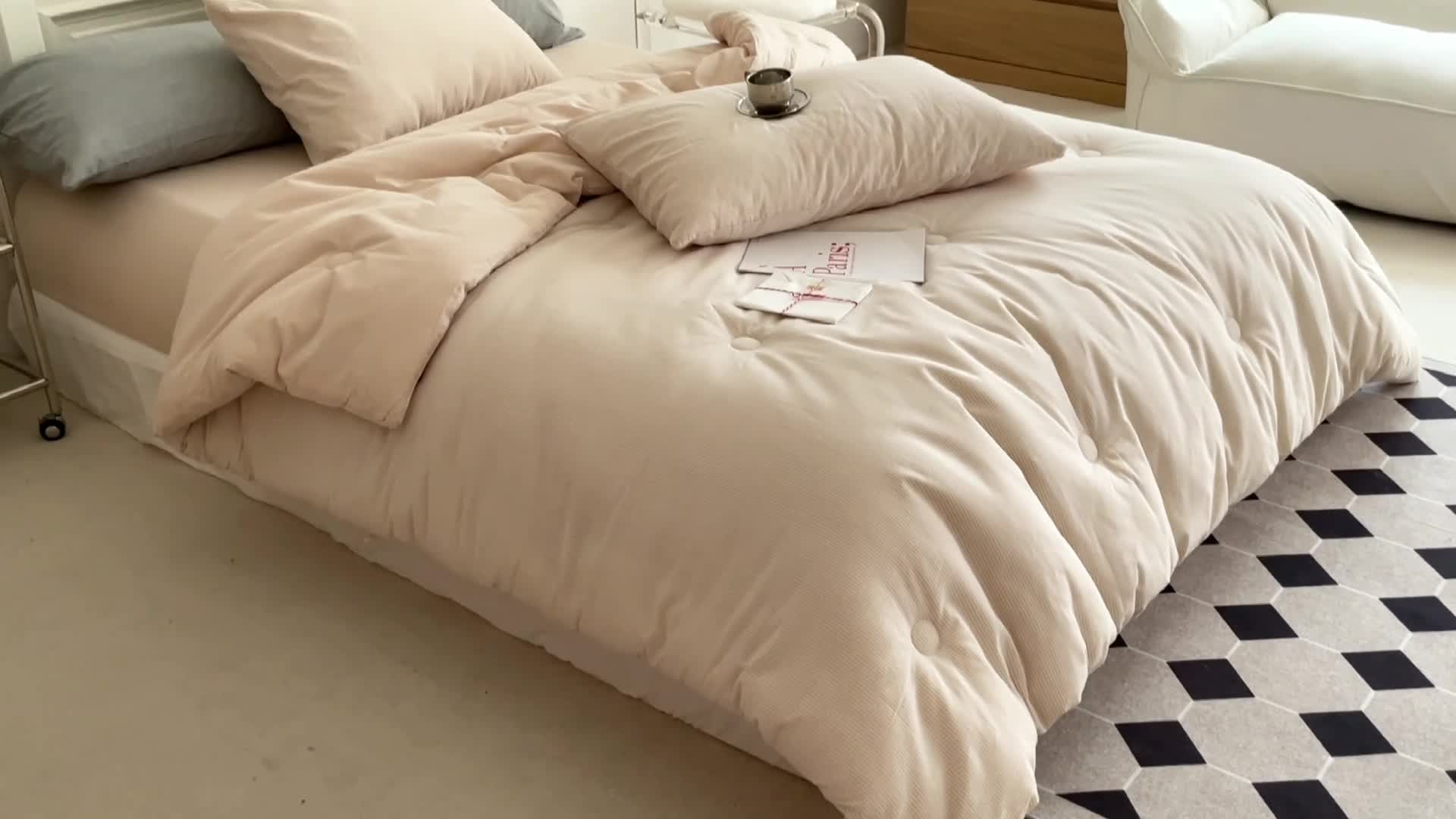 91家纺网 家纺一手货源 找家纺 梦享生活 2022新款大豆条纹冬季被子 浅粉