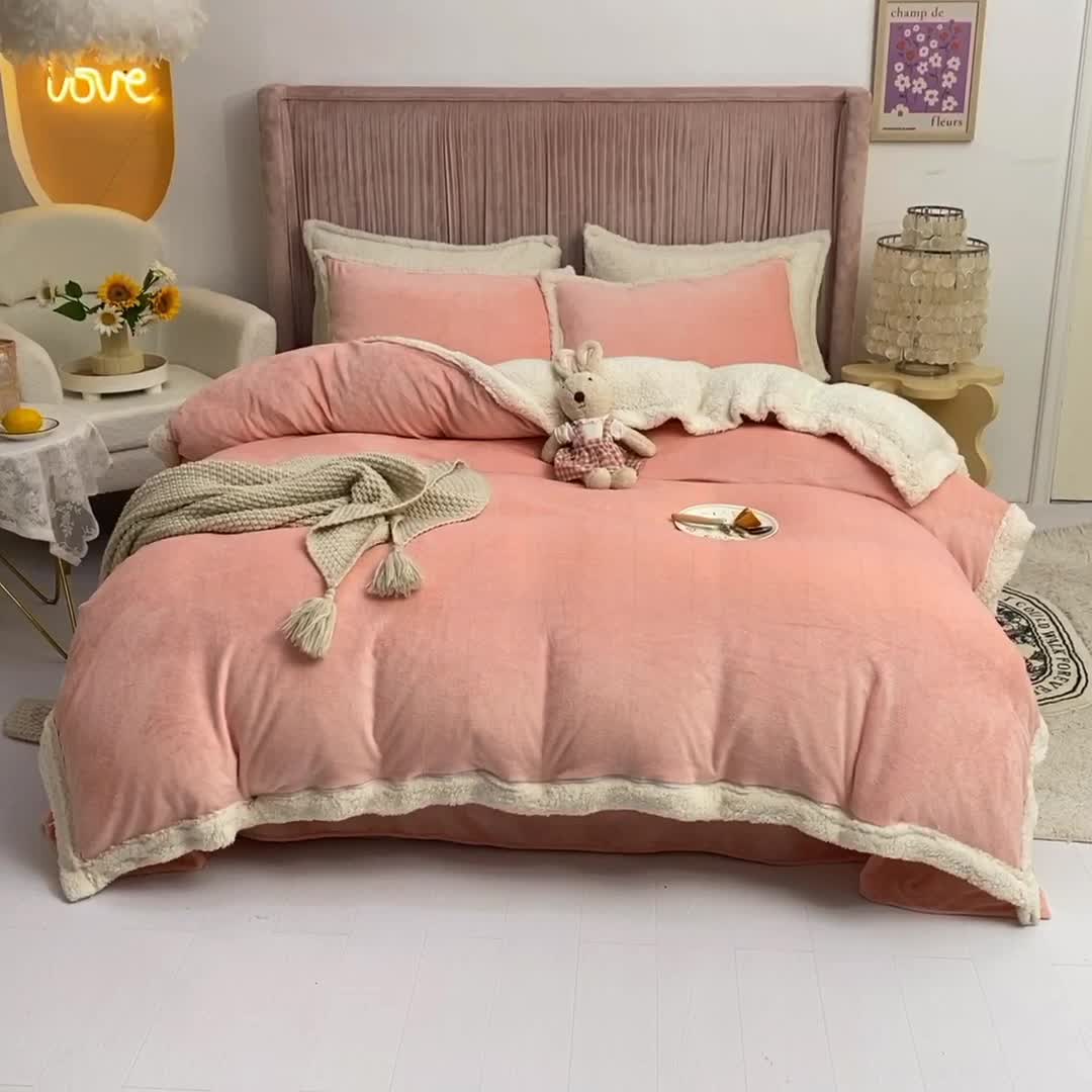 91家纺网 家纺一手货源 找家纺 艾米家居  2022秋冬新款羊羔绒拼牛奶绒系列 玉色