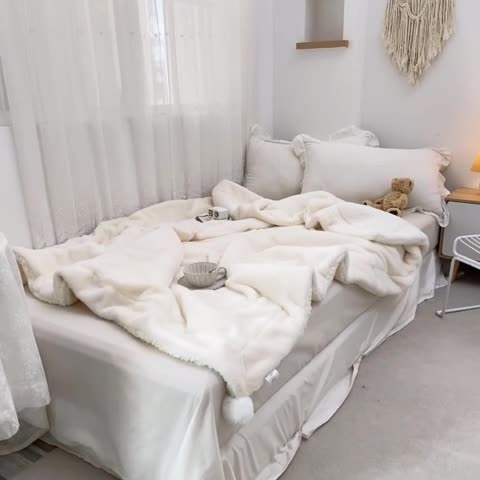 91家纺网 家纺一手货源 找家纺 潮邦2025新款仿兔毛羊羔绒毛球毯含买家秀 普通款白