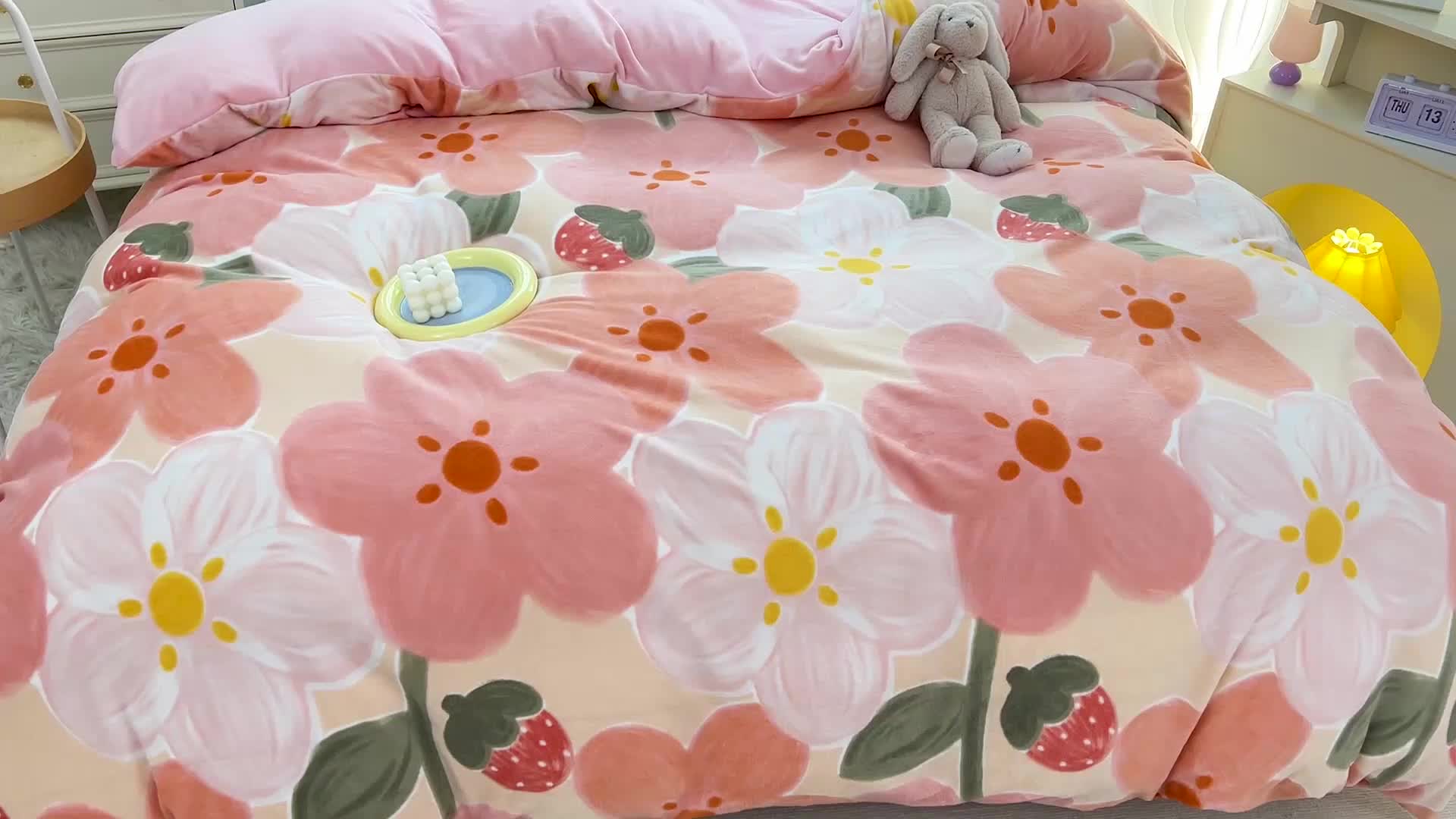 91家纺网 家纺一手货源 找家纺 慕尚 2022新款牛奶绒保暖单被套 花蕾