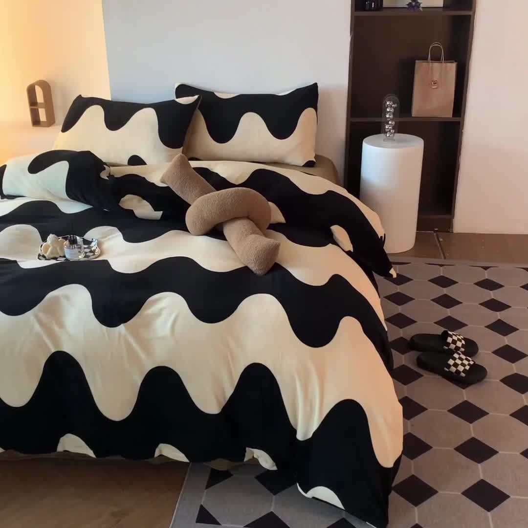 91家纺网 家纺一手货源 找家纺 怡家居 2022秋冬高克重牛奶绒印花四件套 波纹