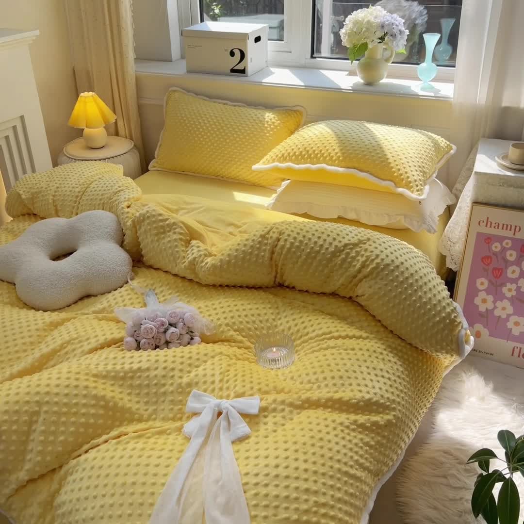 91家纺网 家纺一手货源 找家纺 淑女公社22秋冬新款豆豆绒牛奶绒兔毛花边蝴蝶结款四件套活力黄