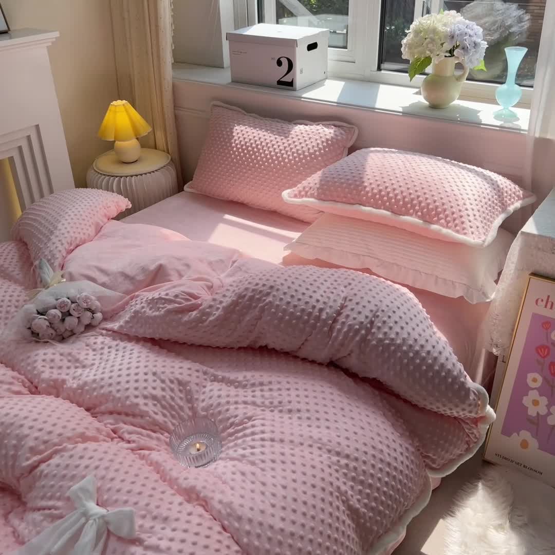 91家纺网 家纺一手货源 找家纺 总淑女公社22秋冬新款豆豆绒牛奶绒兔毛花边蝴蝶结款四件套