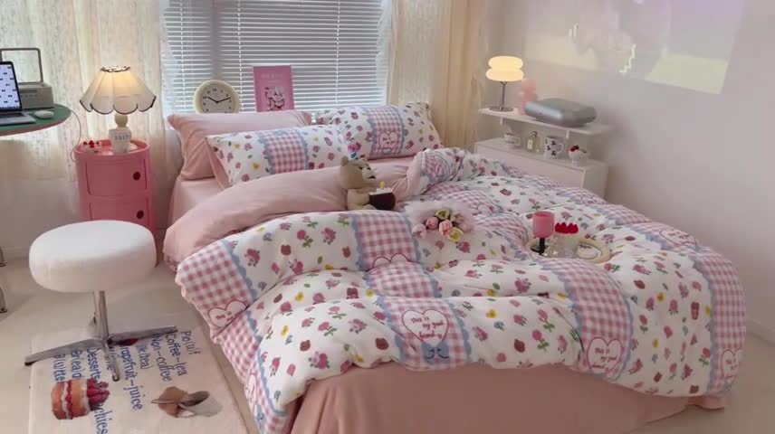 91家纺网 家纺一手货源 找家纺 昔可 2022新款牛奶绒卡通系列四件套 蕾丝玫瑰熊