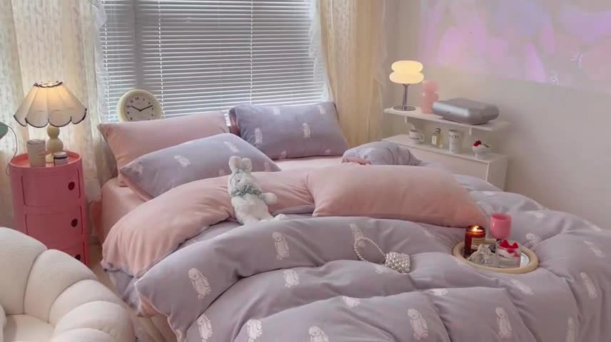 91家纺网 家纺一手货源 找家纺 昔可 2022新款牛奶绒卡通系列四件套 呆萌兔兔