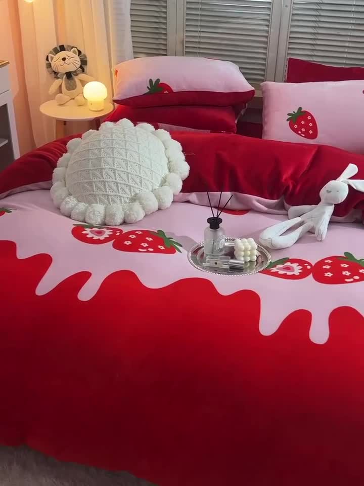 91家纺网 家纺一手货源 找家纺 芃成 2022新款加厚双面牛奶绒印花床品系列-四件套 草莓之恋