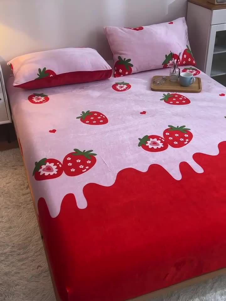 91家纺网 家纺一手货源 找家纺 芃成 2022新款加厚双面牛奶绒印花床品系列-单床笠 草莓之恋