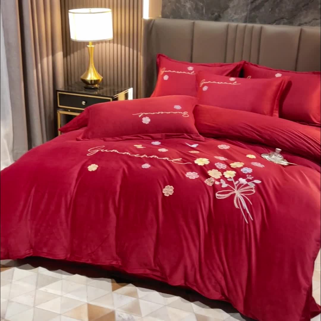 91家纺网 家纺一手货源 找家纺 金米诺 直播供货纯色水晶牛奶绒四件套小清新床裙式  花之境 花之境-酒红