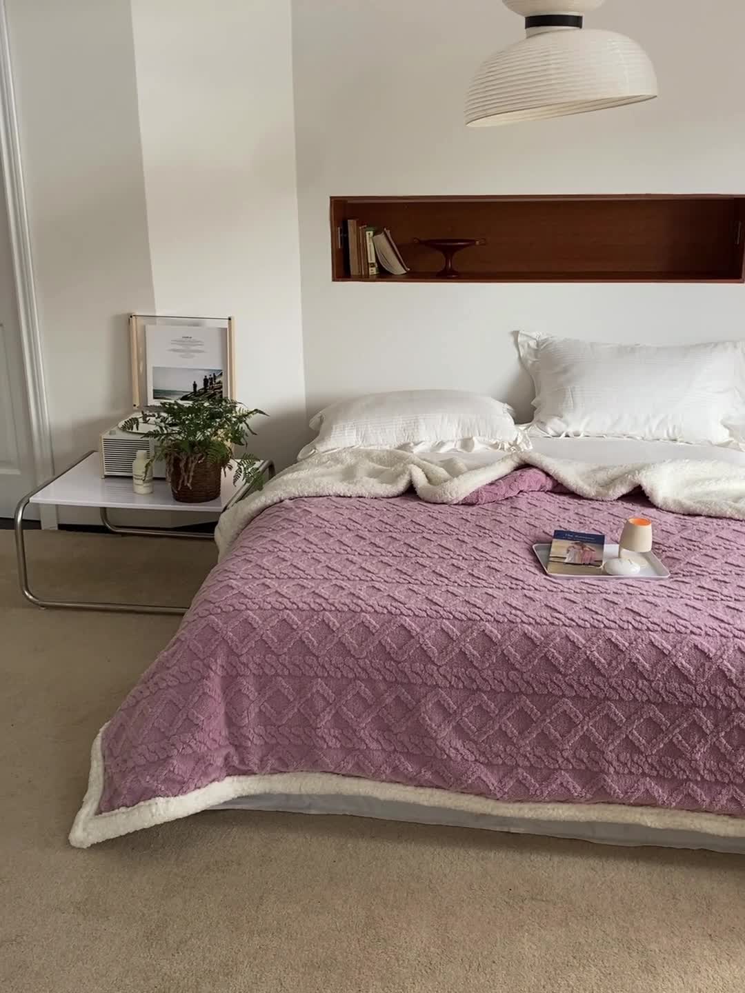 91家纺网 家纺一手货源 找家纺 航途席业 2022新款塔芙绒羊羔绒毛毯 莫奈紫