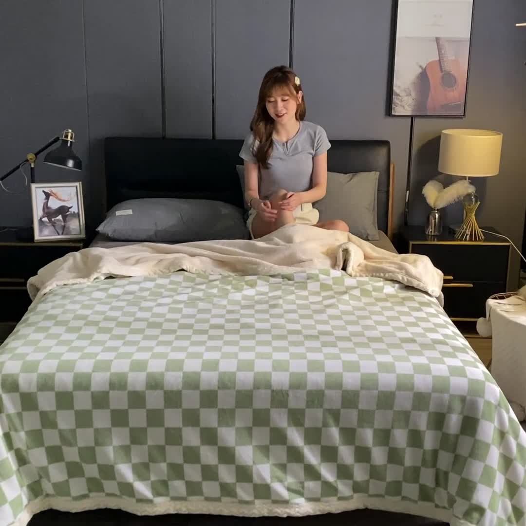 91家纺网 家纺一手货源 找家纺 迷仙巢 2022新款牛奶绒拼北极绒盖毯 绿白格