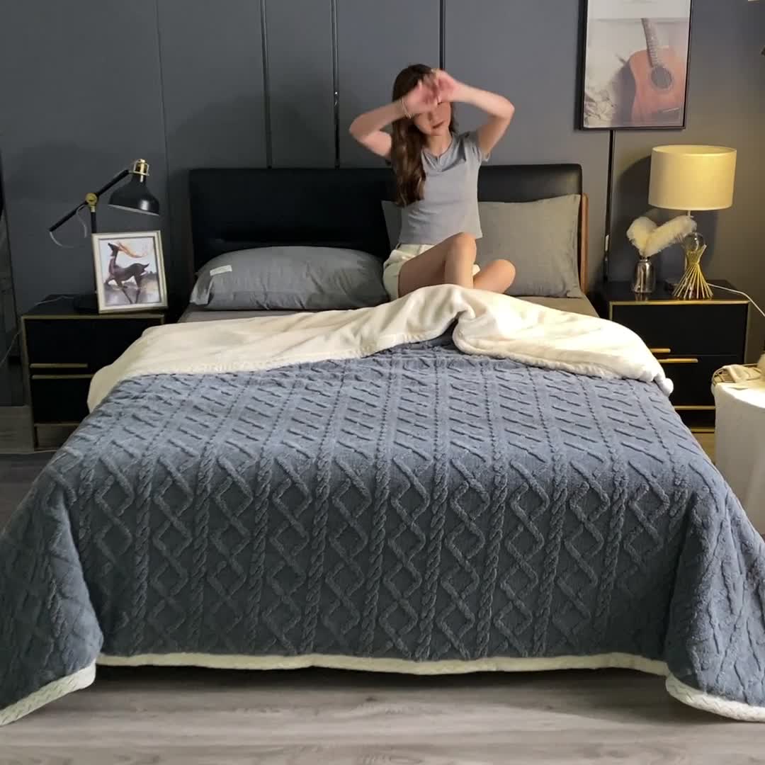 91家纺网 家纺一手货源 找家纺 迷仙巢 2022新款塔夫绒多功能盖毯 深空灰