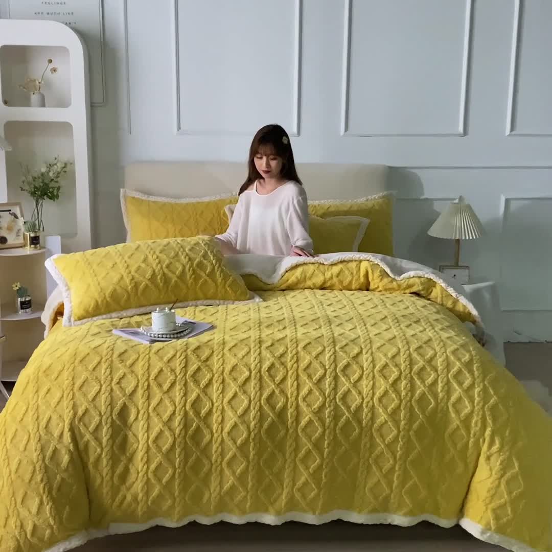 91家纺网 家纺一手货源 找家纺 迷仙巢 2022新款塔夫绒拼北极绒贝贝绒包边四件套 柠檬黄