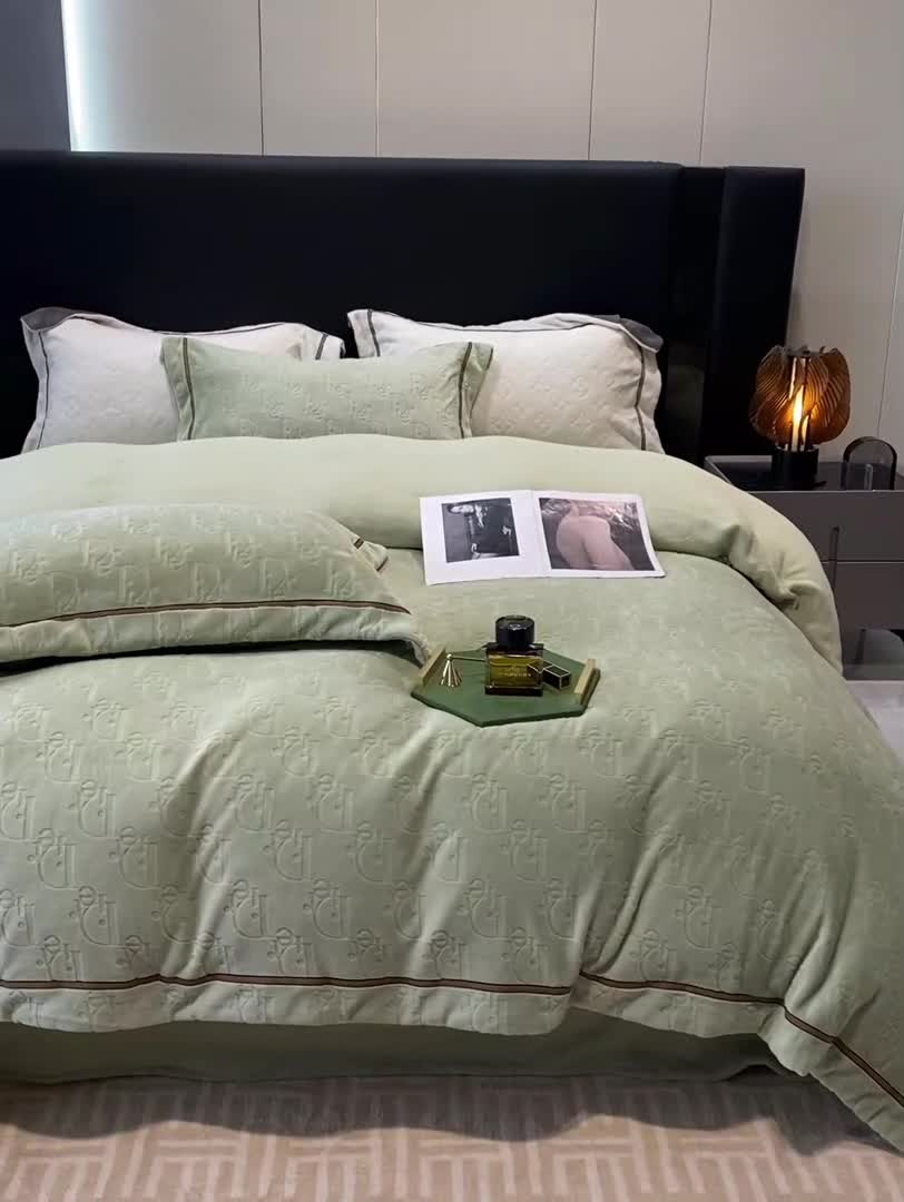 91家纺网 家纺一手货源 找家纺 优悦 2025新款加厚双面牛奶绒提花四件套 挪威-绿