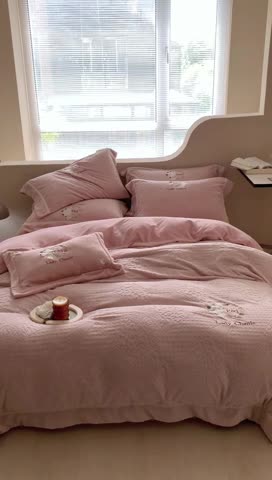 91家纺网 家纺一手货源 找家纺 馨蕊 新款秋冬轻奢刺绣煦暖绒四件套-莫奈 (图二) 莫奈-蔷薇粉