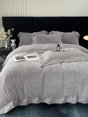 91家纺网 家纺一手货源 找家纺 榻尚家居 2023新款公主绒刺绣贴边四件套 浅灰色