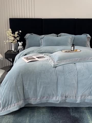 91家纺网 家纺一手货源 找家纺 榻尚家居 2023新款公主绒刺绣贴边四件套 湖兰色