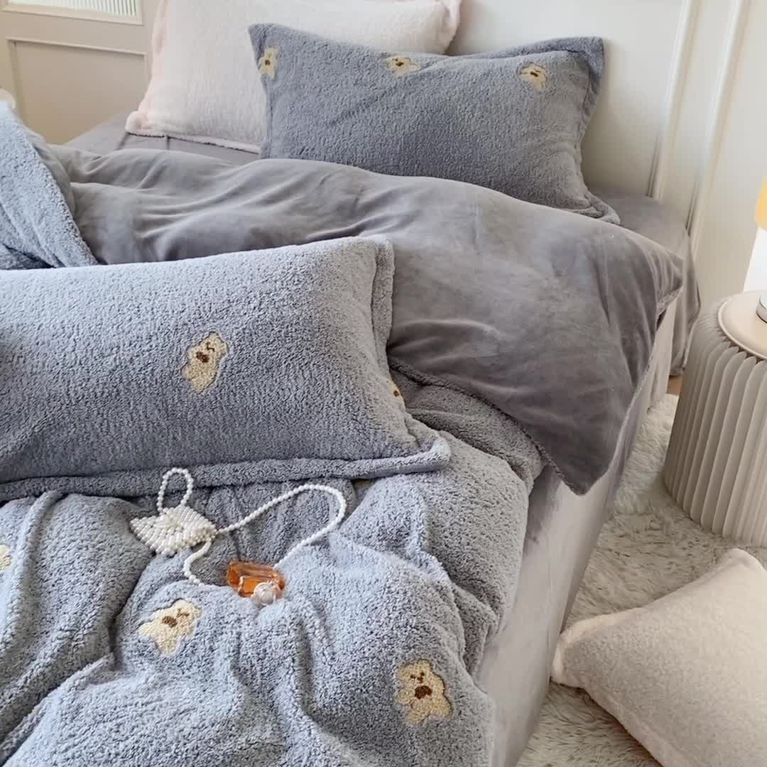 91家纺网 家纺一手货源 找家纺 一米阳光 2022新款绣花泰迪绒系列四件套 可爱熊