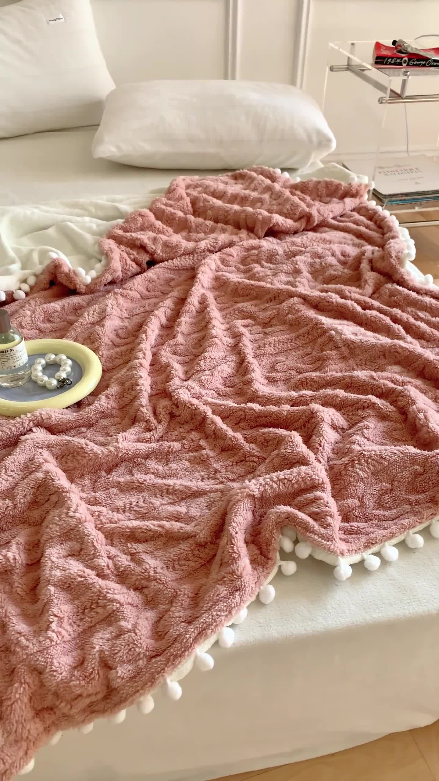 91家纺网 家纺一手货源 找家纺 （总）洋铭区 2022新款a版舒棉绒b版牛奶绒毯子-糖豆系列