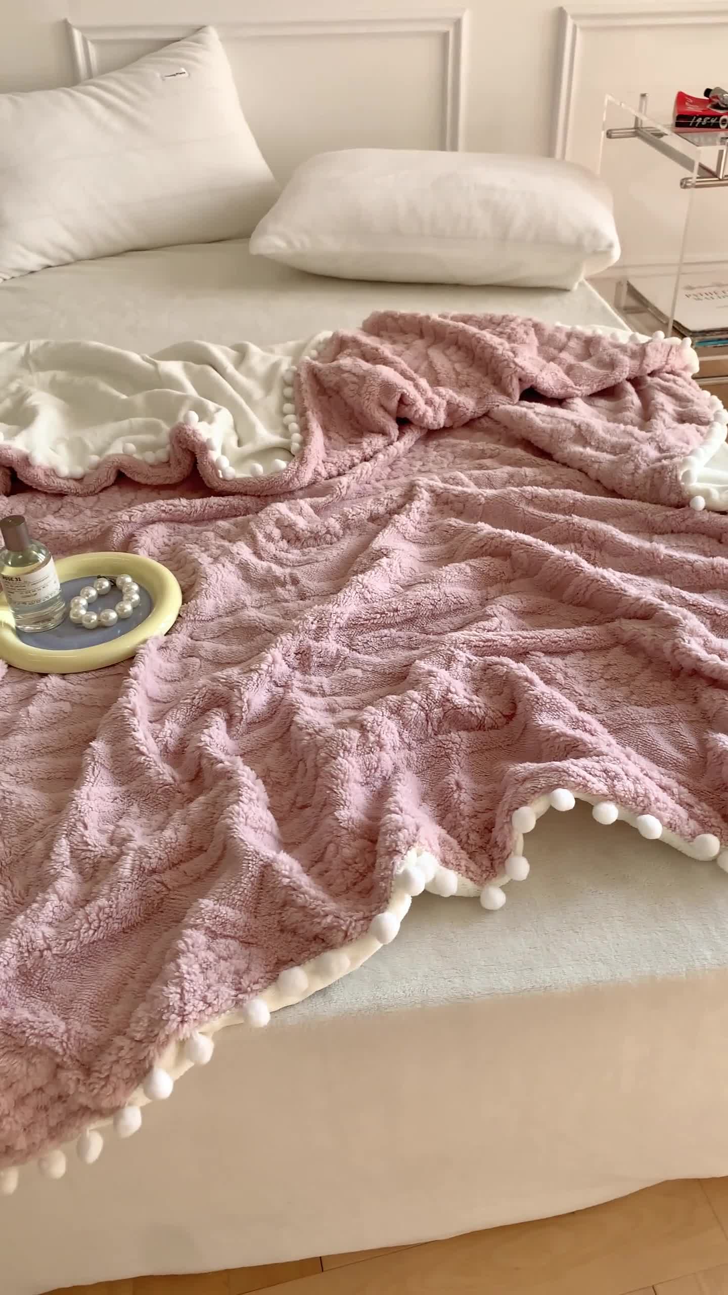 91家纺网 家纺一手货源 找家纺 洋铭区 2022新款a版舒棉绒b版牛奶绒毯子-糖豆系列 糖豆浅粉