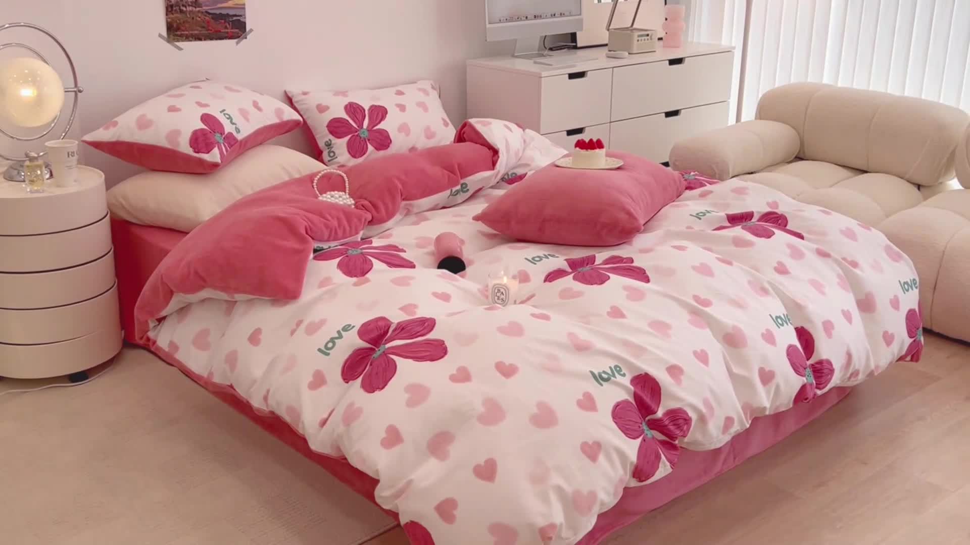 91家纺网 家纺一手货源 找家纺 昔可 2022新款梦幻公主风系列棉加绒印花四件套 花枝俏漫