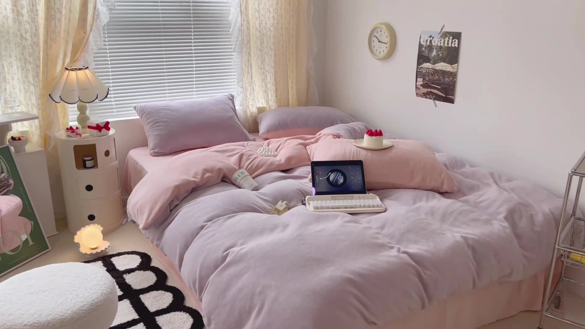 91家纺网 家纺一手货源 找家纺 昔可 2022新款奶油双拼系列牛奶绒四件套 糯糯紫粉