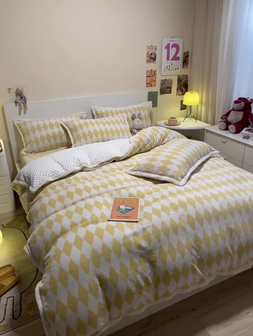 91家纺网 家纺一手货源 找家纺 澳梵 2022新款牛奶绒豆豆绒四件套 时光-黄