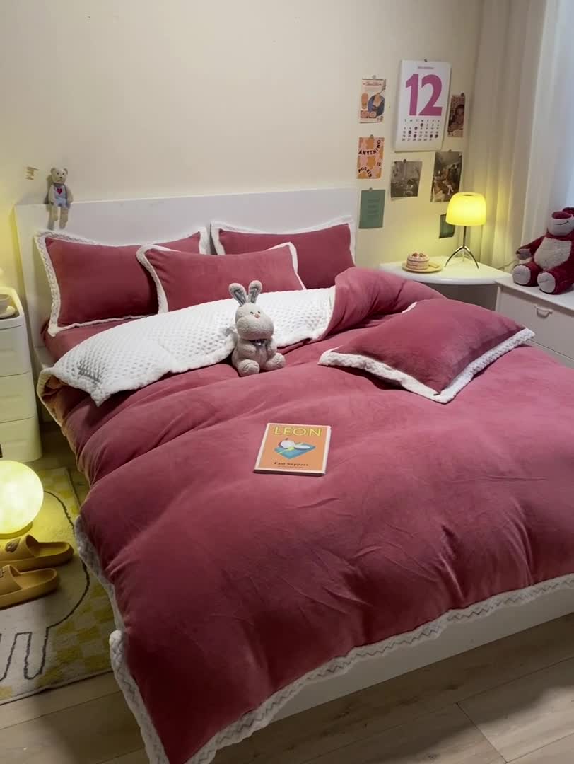 91家纺网 家纺一手货源 找家纺 澳梵 2022新款牛奶绒豆豆绒四件套 氧气-浆果色