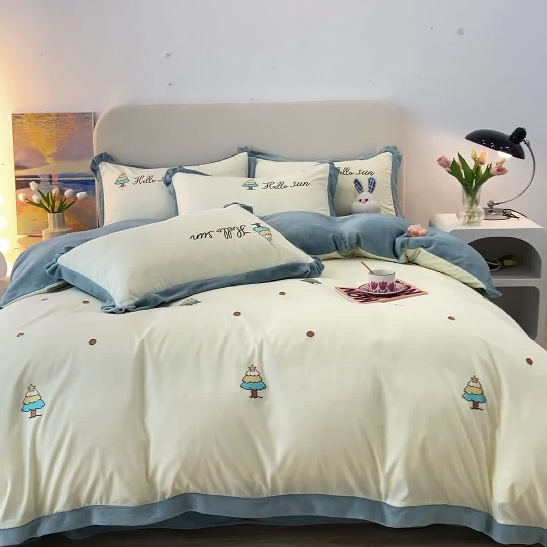 91家纺网 家纺一手货源 找家纺 眠帛家居 2022新款水洗棉拼牛奶绒绣花四件套 圣诞树