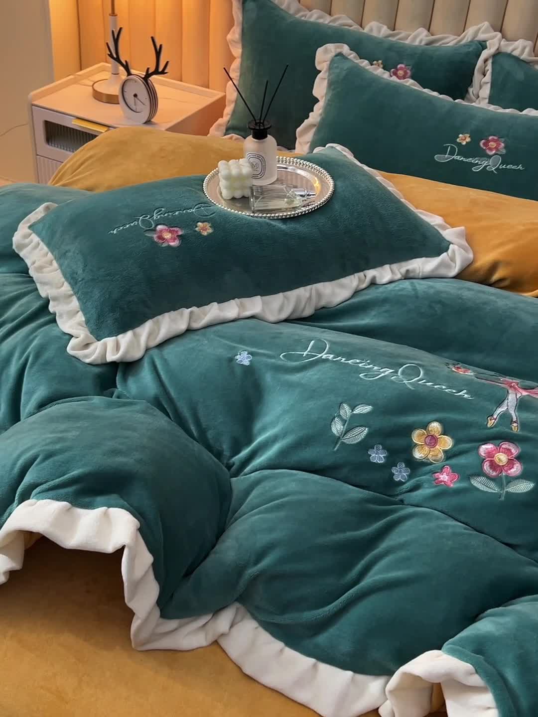 91家纺网 家纺一手货源 找家纺 芃成 2022新款加厚保暖牛奶绒绣花四件套 芭蕾女孩  玛瑙绿