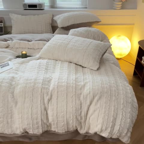 91家纺网 家纺一手货源 找家纺 金爱家 2023新款全消光牛奶绒獭兔毛绒四件套 兔毛绒-奶白咖