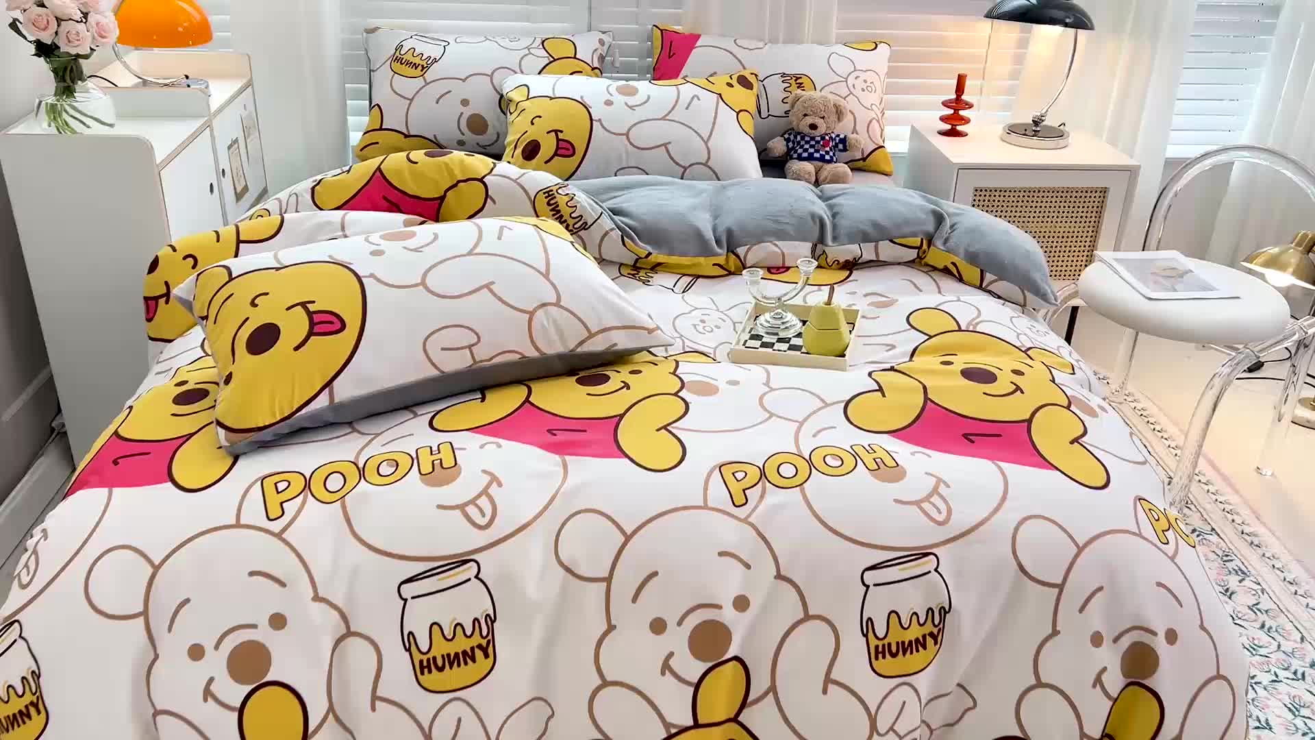 91家纺网 家纺一手货源 找家纺 金丝鸟 2022全棉印花加牛奶绒四件套 蜜糖维尼