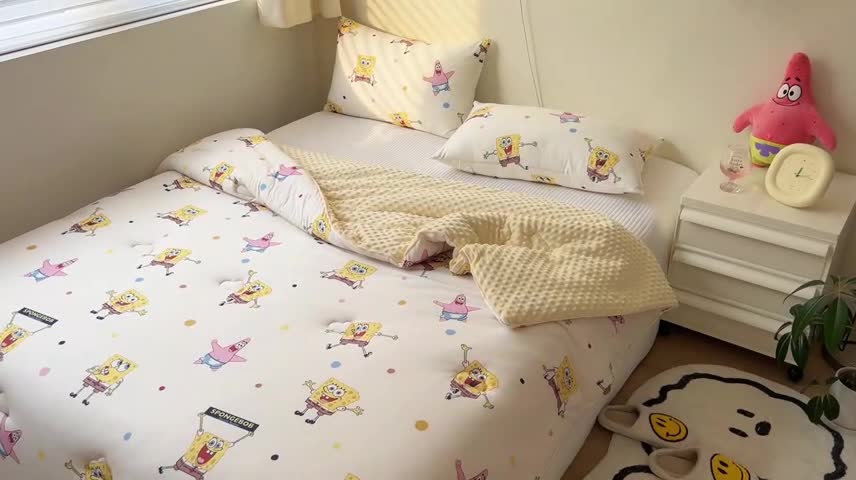 91家纺网 家纺一手货源 找家纺 木堇家居 2022新款海绵宝宝针织豆豆被 开心乐园