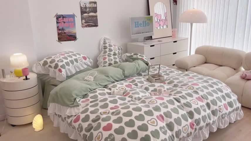 91家纺网 家纺一手货源 找家纺 昔可 2022新款花边牛奶绒四件套 微笑爱心绿