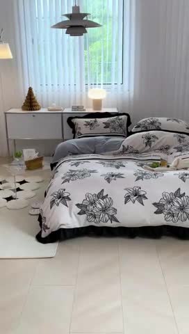 91家纺网 家纺一手货源 找家纺 昔可 2022新款花边牛奶绒四件套 复古黑花