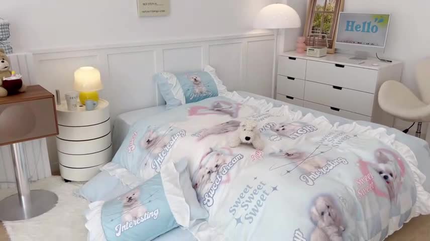 91家纺网 家纺一手货源 找家纺 昔可 2022新款数码印花花边款牛奶绒四件套 蓝底小奶狗