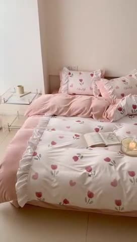 91家纺网 家纺一手货源 找家纺 昔可 2022新款数码印花花边款牛奶绒四件套 爱心小郁金