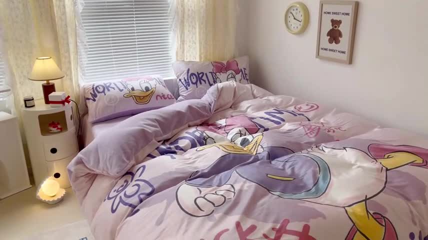 91家纺网 家纺一手货源 找家纺 昔可 2022新款迪士尼大版宝宝牛奶绒四件套 跳舞的黛西