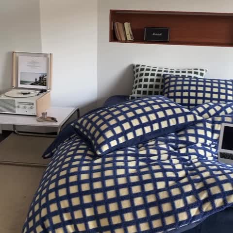 91家纺网 家纺一手货源 找家纺 梦柏2022新款阳离子提花绒四件套 阳离子-克莱因蓝