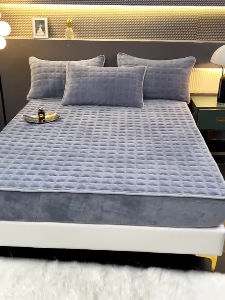 91家纺网 家纺一手货源 找家纺 2025啊雅家居新款单品牛奶绒夹棉床笠 灰色