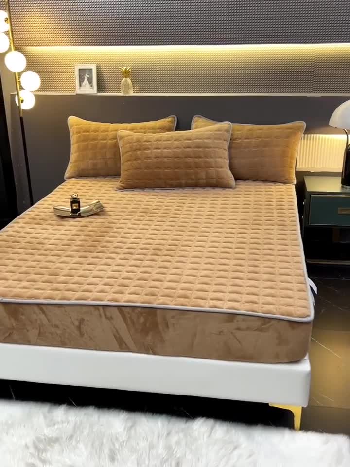 91家纺网 家纺一手货源 找家纺 2025啊雅家居新款单品牛奶绒夹棉床笠 咖色